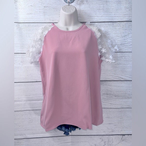 Boutique Brand Floral Embellished Lace Sleeve Pink Blouse Keyhole Back ๐ - Picture 5 of 9